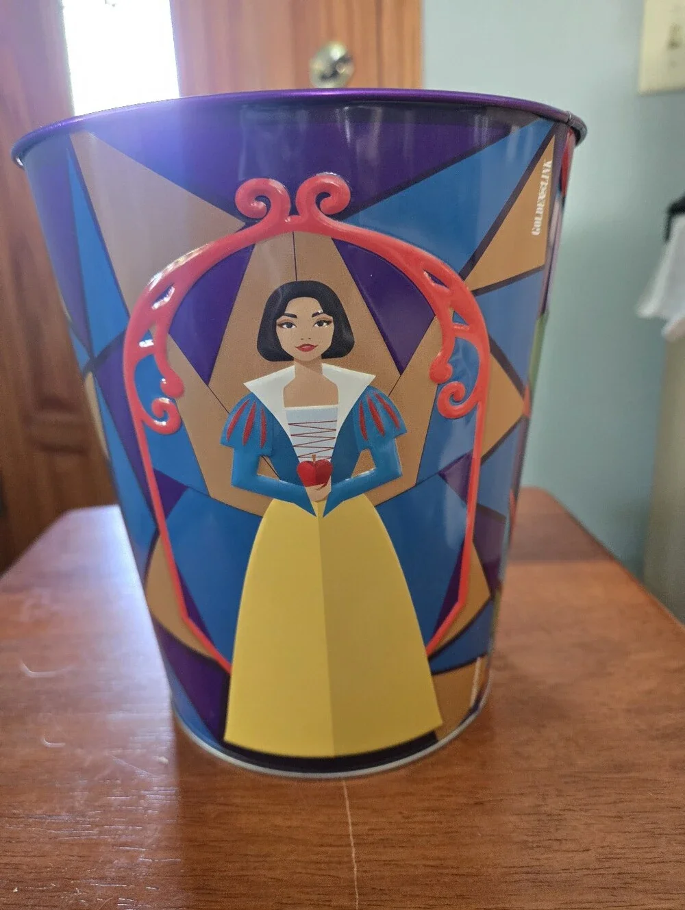 Disney Snow White Movie Embossed Tin Popcorn Bucket  Cinemark Exclusive Purple